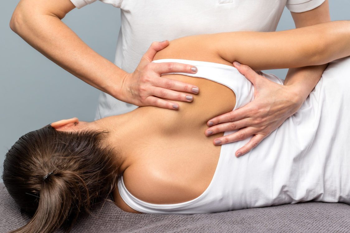 Get Health Benefits by Taking Chiropractor Adjustment